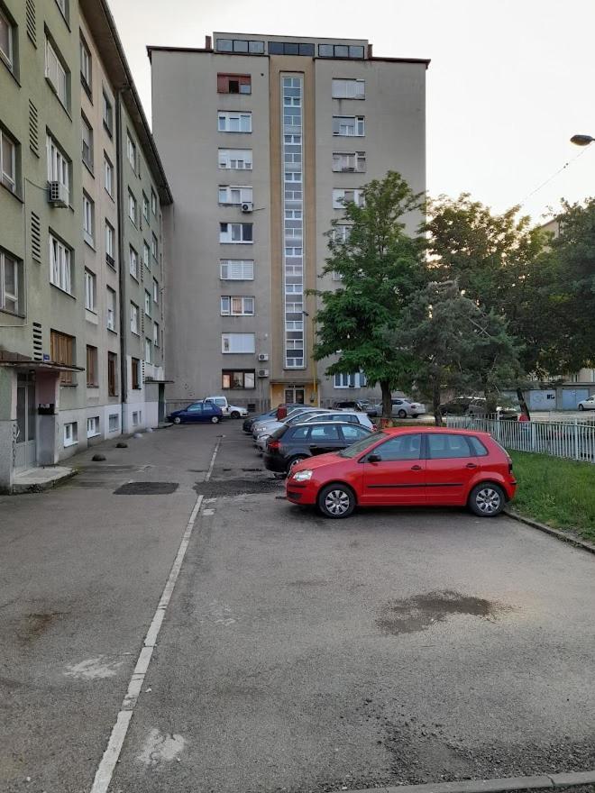 Apartman Bulevar Stupine Тузла Екстериор снимка