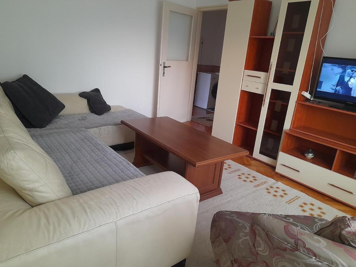 Apartman Bulevar Stupine Тузла Екстериор снимка